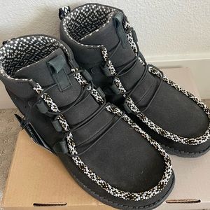 HEYDUDE custom beaded size 11 Lea boot.
